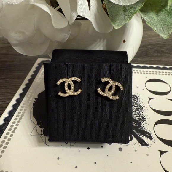 CHANEL Small Gold CC Faux Pearl Stud Earrings - Picture 1 of 8